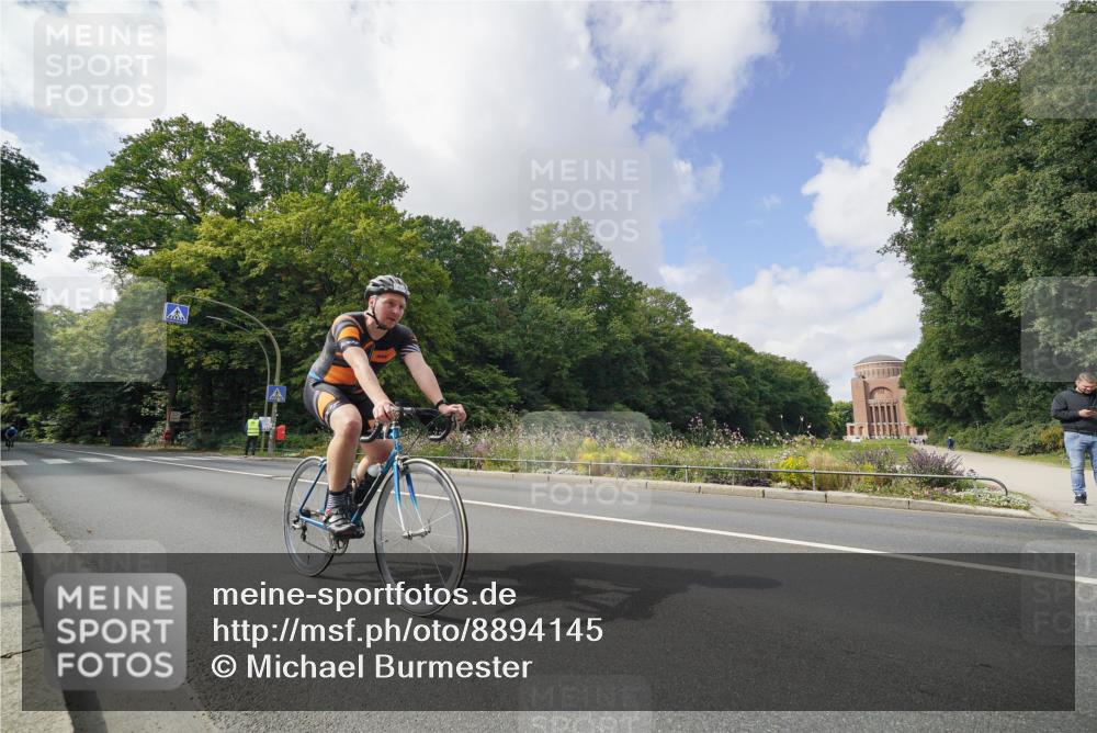 14.09.2025 - Stadtparktriathlon Michael Burmester http://msf.ph/oto/8894145 14.09.2025 12:08:48 Radfahren 1019, 1086, 1164, 1186, 1210 meine-sportfotos.de