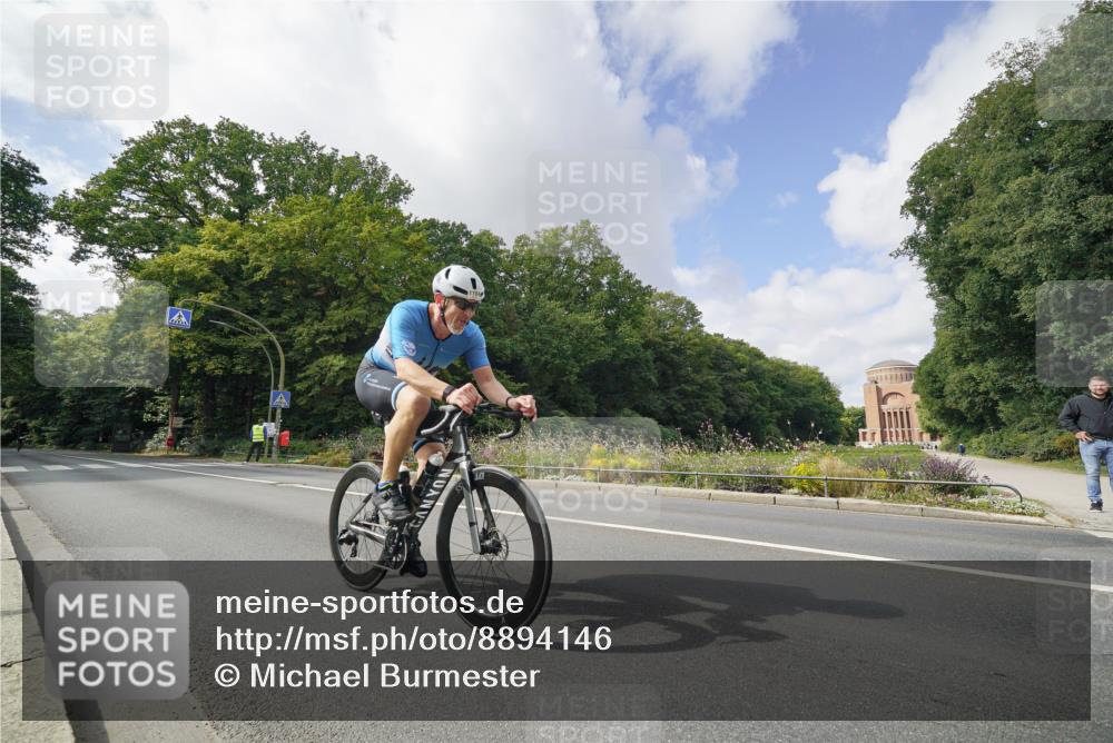 14.09.2025 - Stadtparktriathlon Michael Burmester http://msf.ph/oto/8894146 14.09.2025 12:08:52 Radfahren 1087, 1152, 1164, 1210 meine-sportfotos.de