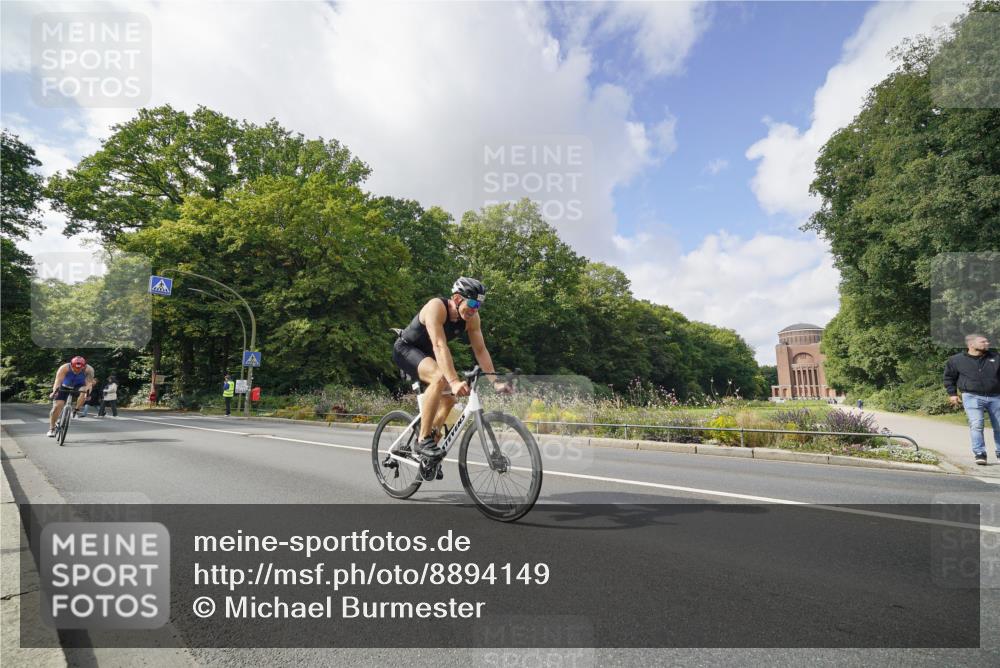 14.09.2025 - Stadtparktriathlon Michael Burmester http://msf.ph/oto/8894149 14.09.2025 12:09:04 Radfahren 1046, 1087, 1152, 1194 meine-sportfotos.de