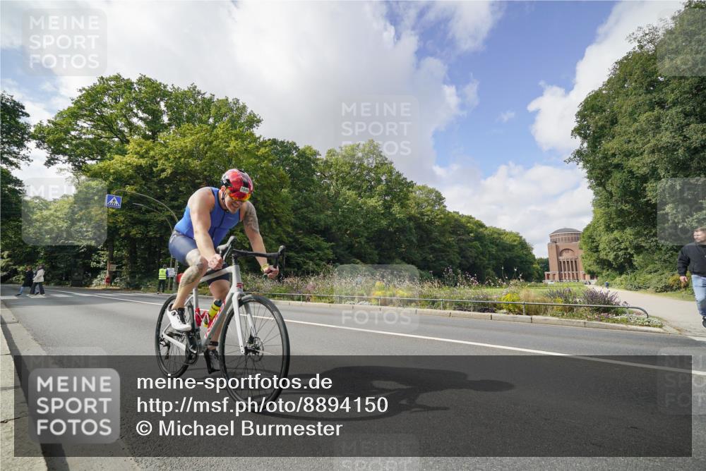 14.09.2025 - Stadtparktriathlon Michael Burmester http://msf.ph/oto/8894150 14.09.2025 12:09:05 Radfahren 1046, 1087, 1152, 1194 meine-sportfotos.de