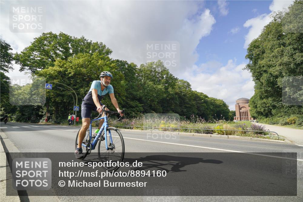 14.09.2025 - Stadtparktriathlon Michael Burmester http://msf.ph/oto/8894160 14.09.2025 12:09:47 Radfahren 1096, 1116, 1119, 1126, 1148, 1167 meine-sportfotos.de