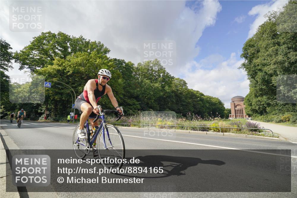 14.09.2025 - Stadtparktriathlon Michael Burmester http://msf.ph/oto/8894165 14.09.2025 12:10:04 Radfahren 1049, 1073, 1172, 1173 meine-sportfotos.de