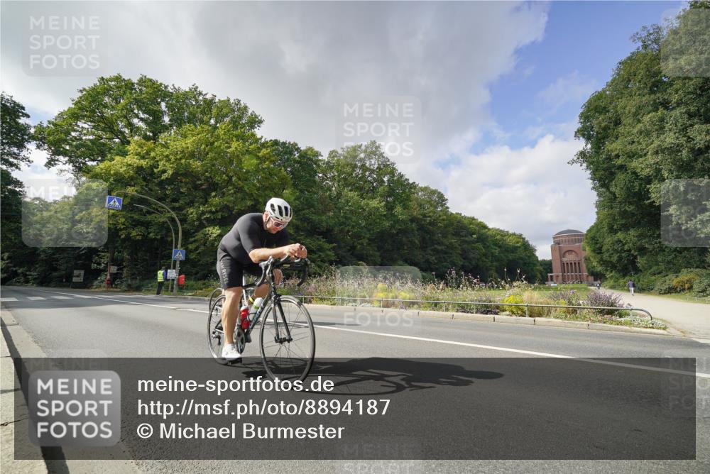 14.09.2025 - Stadtparktriathlon Michael Burmester http://msf.ph/oto/8894187 14.09.2025 12:10:51 Radfahren 1022, 1133, 1205 meine-sportfotos.de