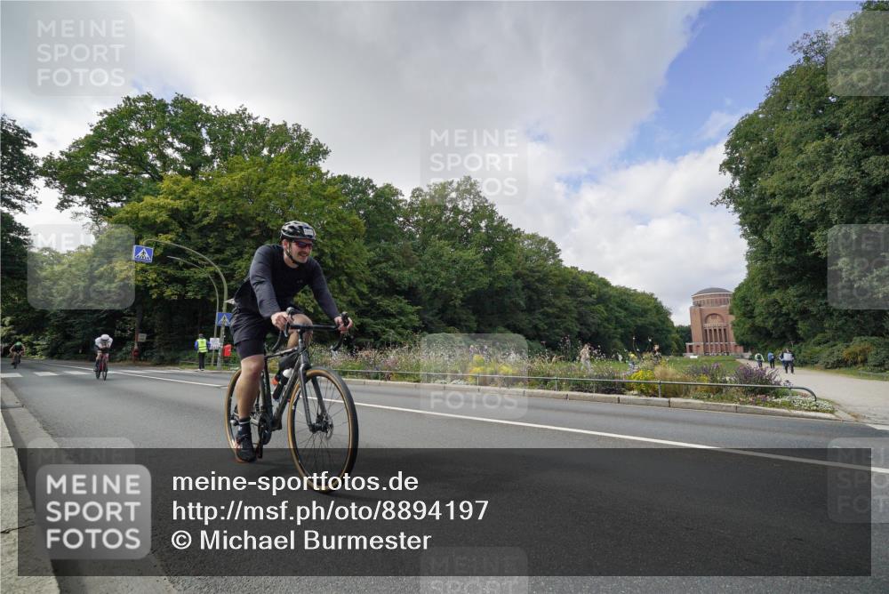 14.09.2025 - Stadtparktriathlon Michael Burmester http://msf.ph/oto/8894197 14.09.2025 12:11:29 Radfahren 1089, 1091, 1132, 1139, 1212, 1219 meine-sportfotos.de