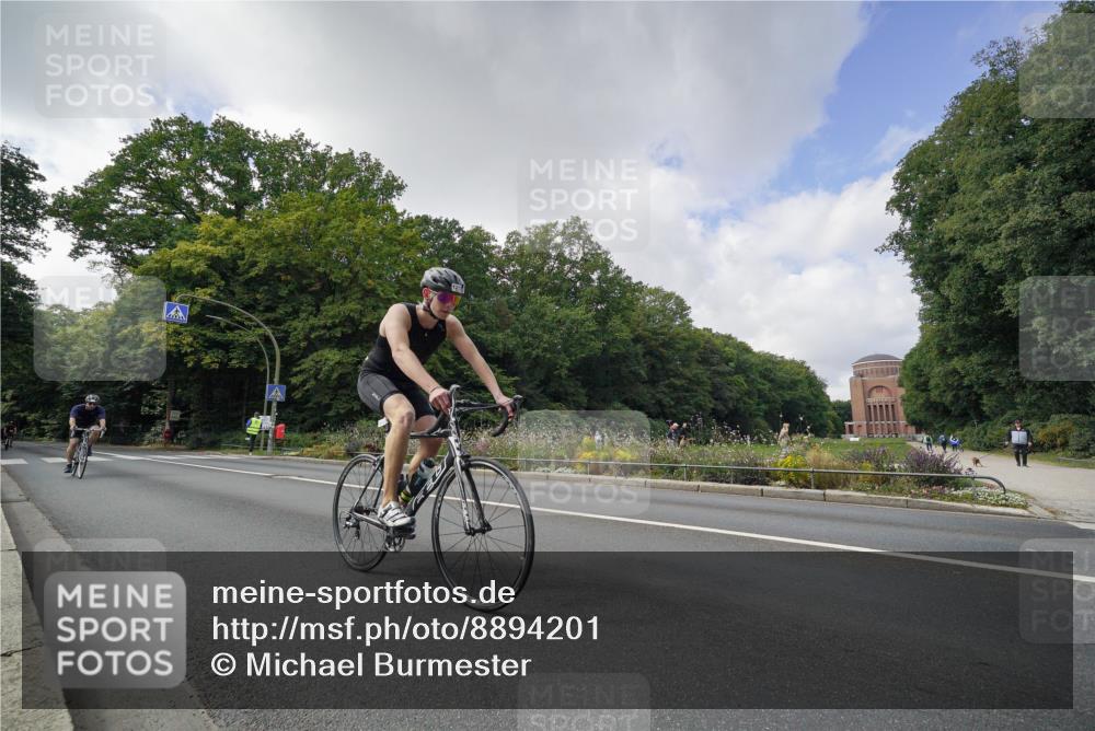 14.09.2025 - Stadtparktriathlon Michael Burmester http://msf.ph/oto/8894201 14.09.2025 12:11:35 Radfahren 1079, 1089, 1091, 1132, 1212, 1219 meine-sportfotos.de
