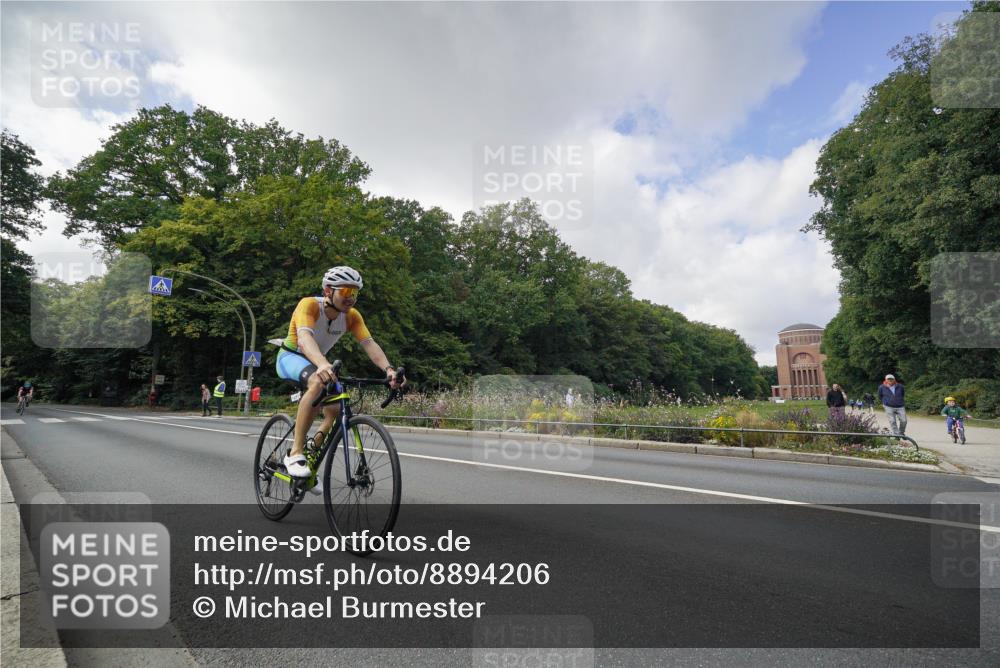14.09.2025 - Stadtparktriathlon Michael Burmester http://msf.ph/oto/8894206 14.09.2025 12:11:51 Radfahren 1189, 1217 meine-sportfotos.de