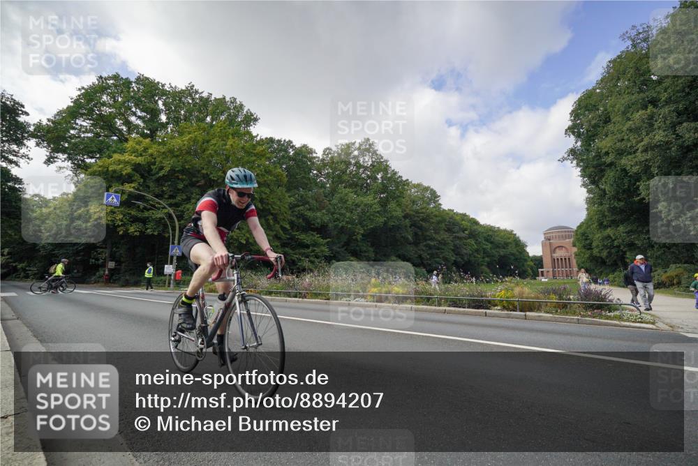 14.09.2025 - Stadtparktriathlon Michael Burmester http://msf.ph/oto/8894207 14.09.2025 12:11:55 Radfahren 1189, 1217 meine-sportfotos.de