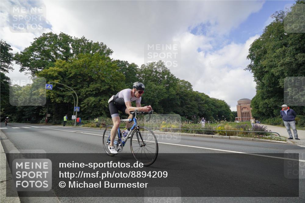 14.09.2025 - Stadtparktriathlon Michael Burmester http://msf.ph/oto/8894209 14.09.2025 12:12:06 Radfahren 1125, 1142, 1146, 1178 meine-sportfotos.de