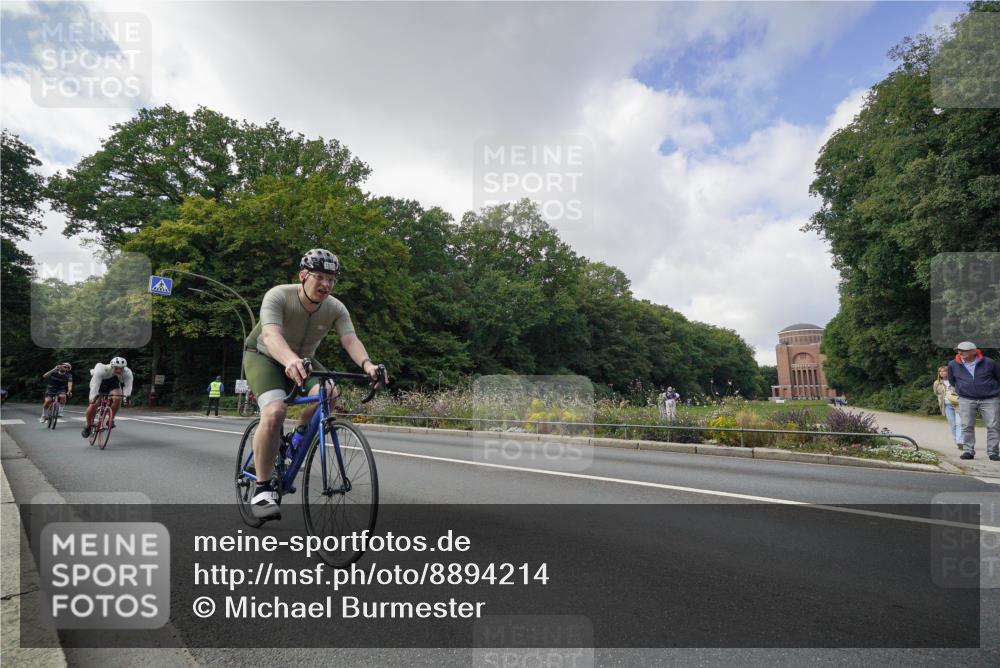 14.09.2025 - Stadtparktriathlon Michael Burmester http://msf.ph/oto/8894214 14.09.2025 12:12:20 Radfahren 1050, 1075, 1123, 1143, 1204 meine-sportfotos.de
