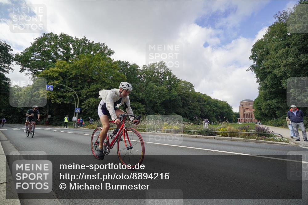 14.09.2025 - Stadtparktriathlon Michael Burmester http://msf.ph/oto/8894216 14.09.2025 12:12:21 Radfahren 1050, 1075, 1123, 1143, 1204 meine-sportfotos.de