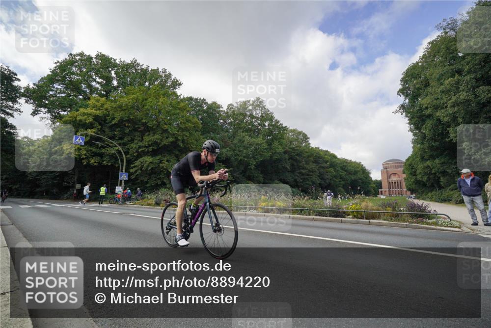 14.09.2025 - Stadtparktriathlon Michael Burmester http://msf.ph/oto/8894220 14.09.2025 12:12:30 Radfahren 1053, 1143, 1160 meine-sportfotos.de