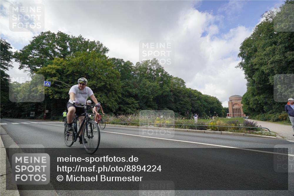 14.09.2025 - Stadtparktriathlon Michael Burmester http://msf.ph/oto/8894224 14.09.2025 12:12:42 Radfahren 1100, 1147, 1155, 1197 meine-sportfotos.de