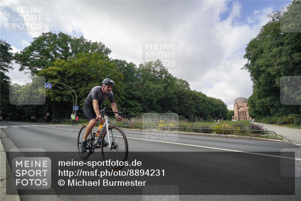 14.09.2025 - Stadtparktriathlon Michael Burmester http://msf.ph/oto/8894231 14.09.2025 12:13:14 Radfahren 1134, 1137, 1145, 1171 meine-sportfotos.de