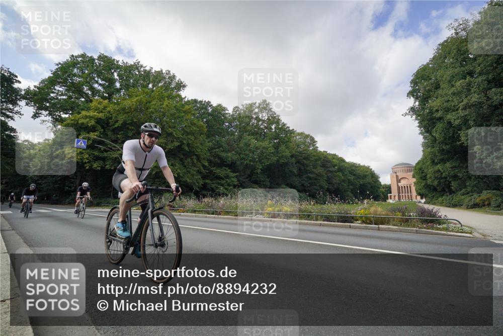 14.09.2025 - Stadtparktriathlon Michael Burmester http://msf.ph/oto/8894232 14.09.2025 12:13:19 Radfahren 1061, 1134, 1137, 1145, 1159, 1171 meine-sportfotos.de