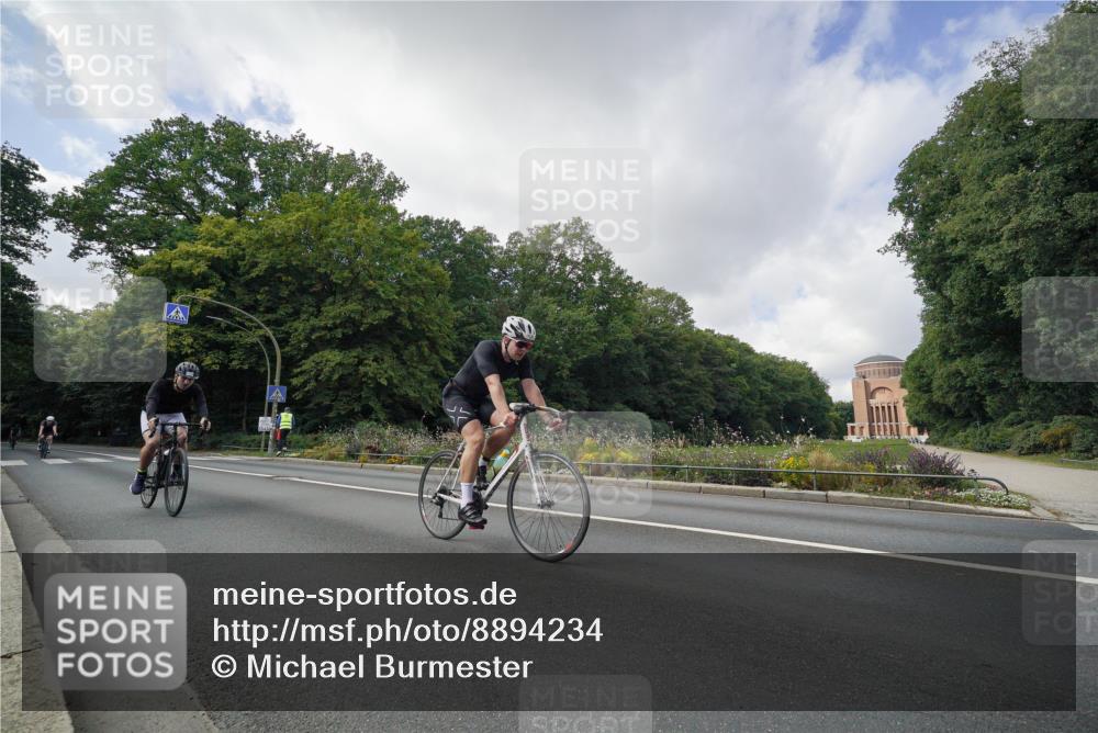 14.09.2025 - Stadtparktriathlon Michael Burmester http://msf.ph/oto/8894234 14.09.2025 12:13:20 Radfahren 1061, 1134, 1137, 1145, 1159, 1171 meine-sportfotos.de