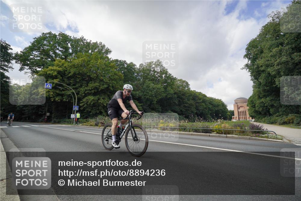 14.09.2025 - Stadtparktriathlon Michael Burmester http://msf.ph/oto/8894236 14.09.2025 12:13:23 Radfahren 1061, 1134, 1137, 1145, 1159, 1214 meine-sportfotos.de