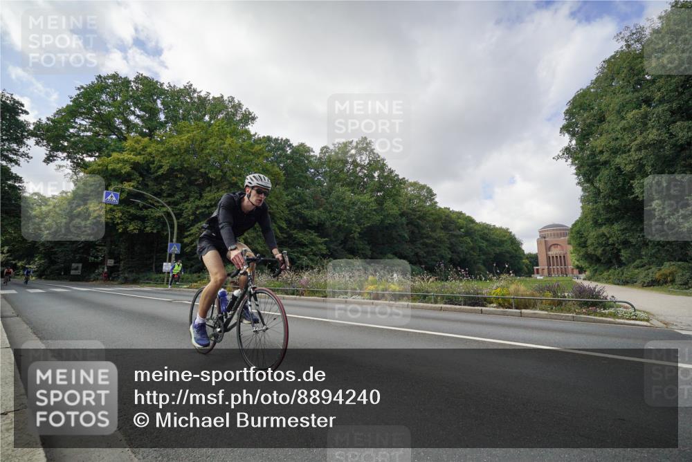 14.09.2025 - Stadtparktriathlon Michael Burmester http://msf.ph/oto/8894240 14.09.2025 12:13:38 Radfahren 1084, 1151, 1213 meine-sportfotos.de