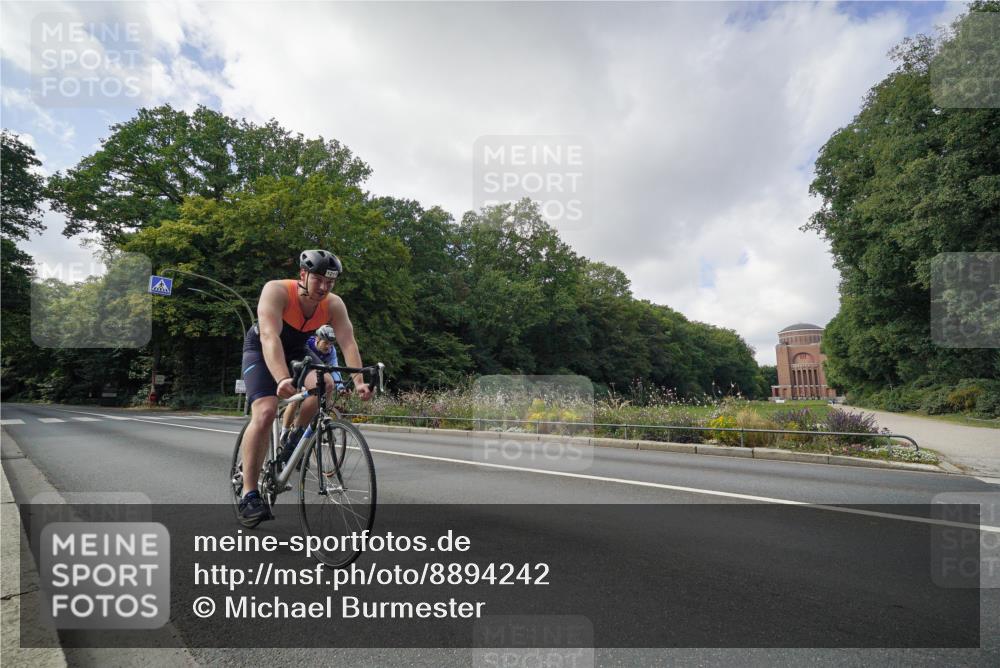 14.09.2025 - Stadtparktriathlon Michael Burmester http://msf.ph/oto/8894242 14.09.2025 12:13:42 Radfahren 1084, 1151, 1213 meine-sportfotos.de