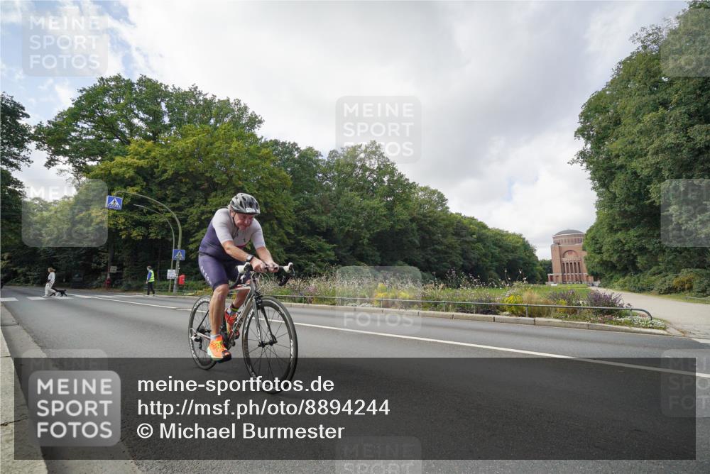 14.09.2025 - Stadtparktriathlon Michael Burmester http://msf.ph/oto/8894244 14.09.2025 12:14:00 Radfahren 1059, 1122, 1188 meine-sportfotos.de