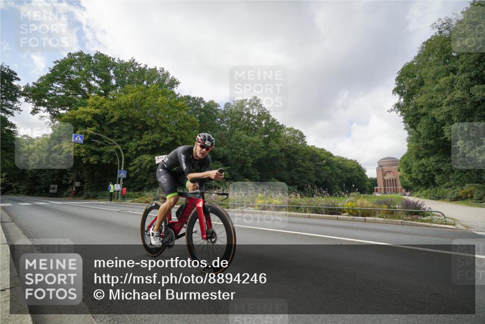 14.09.2025 - Stadtparktriathlon Michael Burmester http://msf.ph/oto/8894246 14.09.2025 12:14:05 Radfahren 1059, 1180, 1188, 1199 meine-sportfotos.de