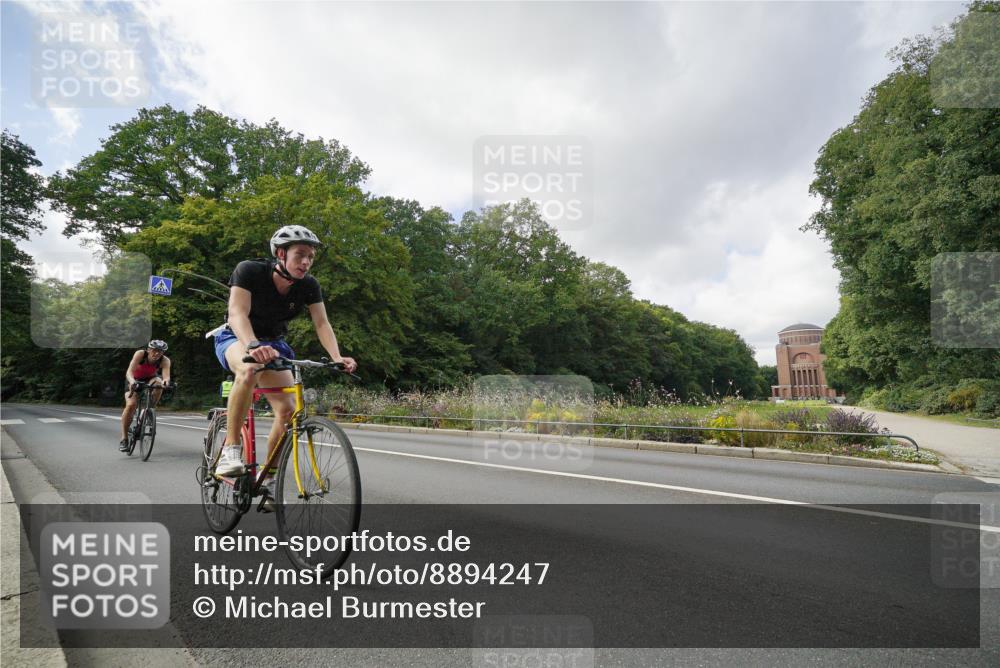 14.09.2025 - Stadtparktriathlon Michael Burmester http://msf.ph/oto/8894247 14.09.2025 12:14:12 Radfahren 1180, 1199 meine-sportfotos.de