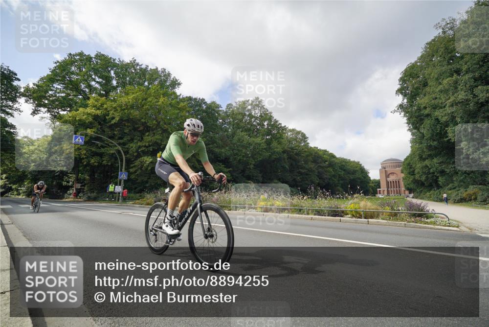 14.09.2025 - Stadtparktriathlon Michael Burmester http://msf.ph/oto/8894255 14.09.2025 12:14:45 Radfahren 1121, 1209 meine-sportfotos.de