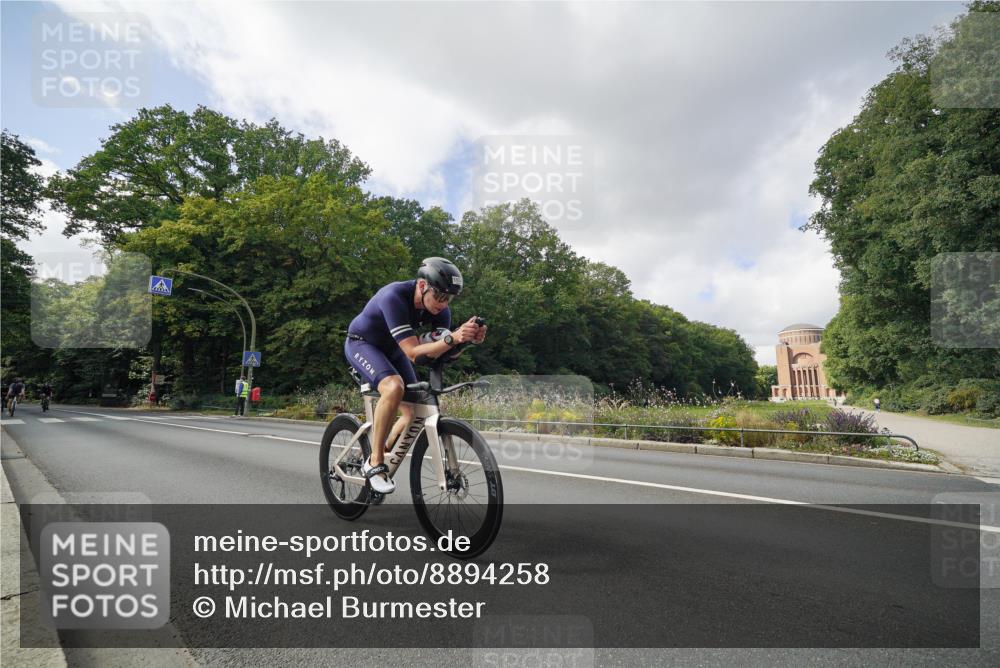 14.09.2025 - Stadtparktriathlon Michael Burmester http://msf.ph/oto/8894258 14.09.2025 12:15:06 Radfahren 1029, 1081, 1174, 1184 meine-sportfotos.de