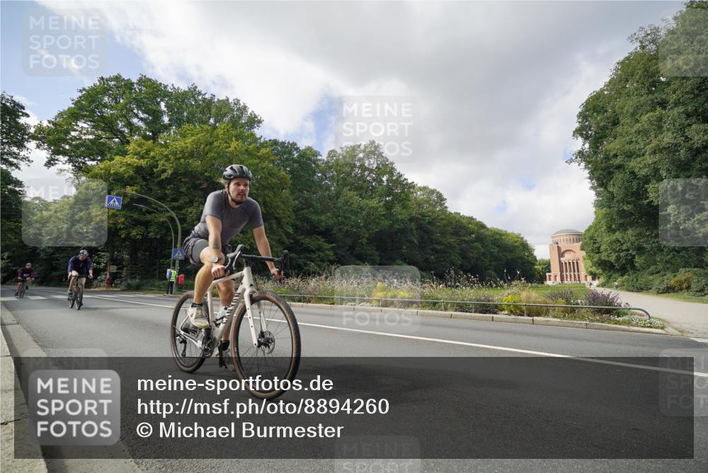 14.09.2025 - Stadtparktriathlon Michael Burmester http://msf.ph/oto/8894260 14.09.2025 12:15:09 Radfahren 1029, 1081, 1174, 1184, 1192 meine-sportfotos.de