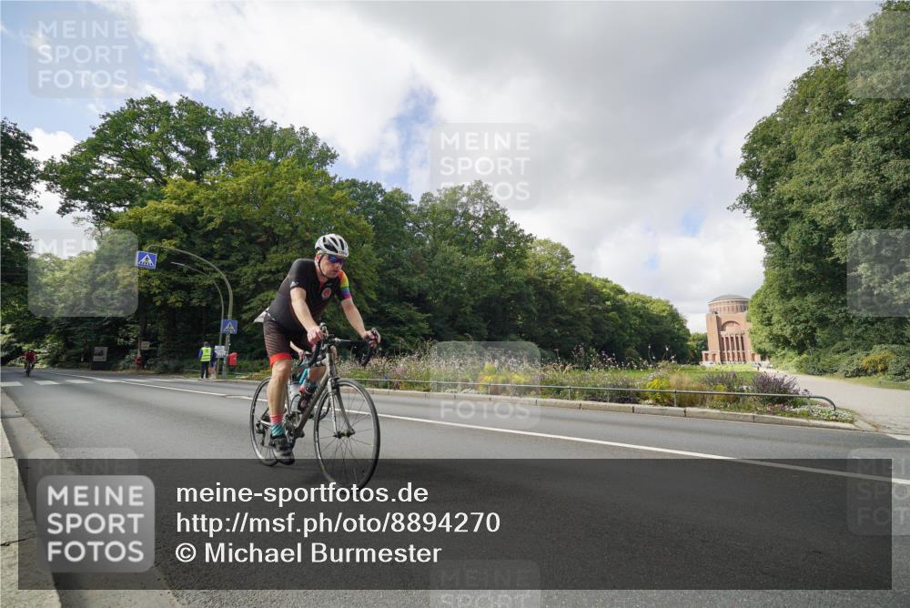 14.09.2025 - Stadtparktriathlon Michael Burmester http://msf.ph/oto/8894270 14.09.2025 12:15:31 Radfahren 1066, 1153, 1292, 1298 meine-sportfotos.de