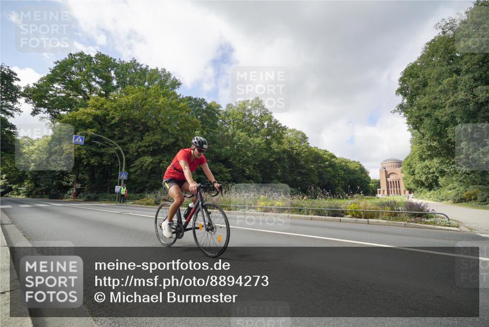 14.09.2025 - Stadtparktriathlon Michael Burmester http://msf.ph/oto/8894273 14.09.2025 12:15:35 Radfahren 1066, 1153, 1164, 1292, 1298 meine-sportfotos.de