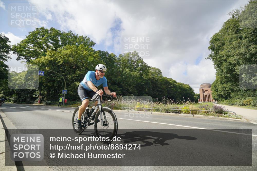 14.09.2025 - Stadtparktriathlon Michael Burmester http://msf.ph/oto/8894274 14.09.2025 12:15:43 Radfahren 1156, 1164 meine-sportfotos.de