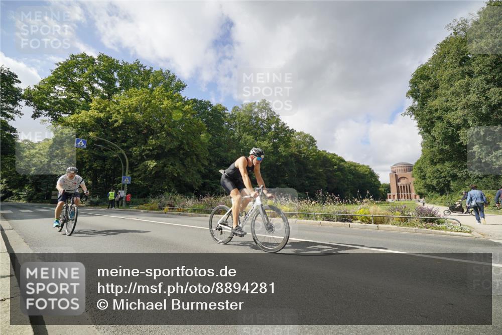 14.09.2025 - Stadtparktriathlon Michael Burmester http://msf.ph/oto/8894281 14.09.2025 12:15:59 Radfahren 1068, 1185, 1193, 1194, 1311 meine-sportfotos.de