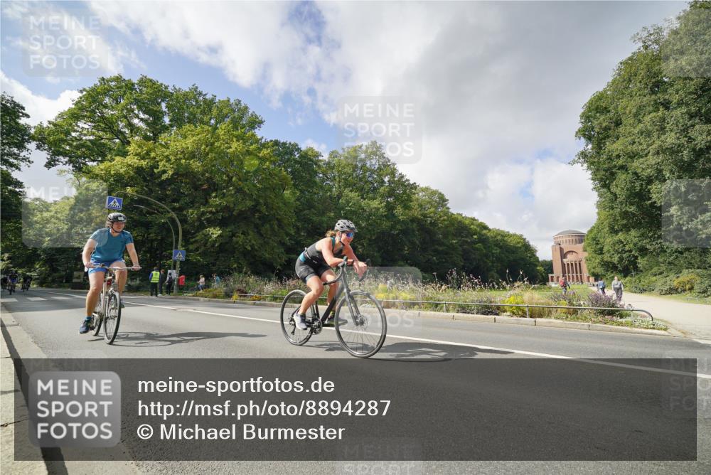 14.09.2025 - Stadtparktriathlon Michael Burmester http://msf.ph/oto/8894287 14.09.2025 12:16:28 Radfahren 1057, 1098, 1150, 1182, 1187, 1208, 1287, 1301 meine-sportfotos.de