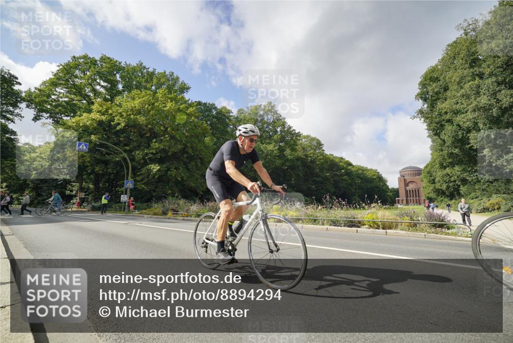 14.09.2025 - Stadtparktriathlon Michael Burmester http://msf.ph/oto/8894294 14.09.2025 12:16:35 Radfahren 1057, 1098, 1150, 1182, 1187 meine-sportfotos.de
