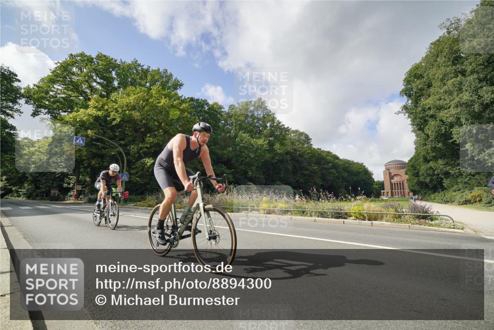 14.09.2025 - Stadtparktriathlon Michael Burmester http://msf.ph/oto/8894300 14.09.2025 12:16:56 Radfahren 1129, 1172, 1203, 1210, 1211, 1281 meine-sportfotos.de