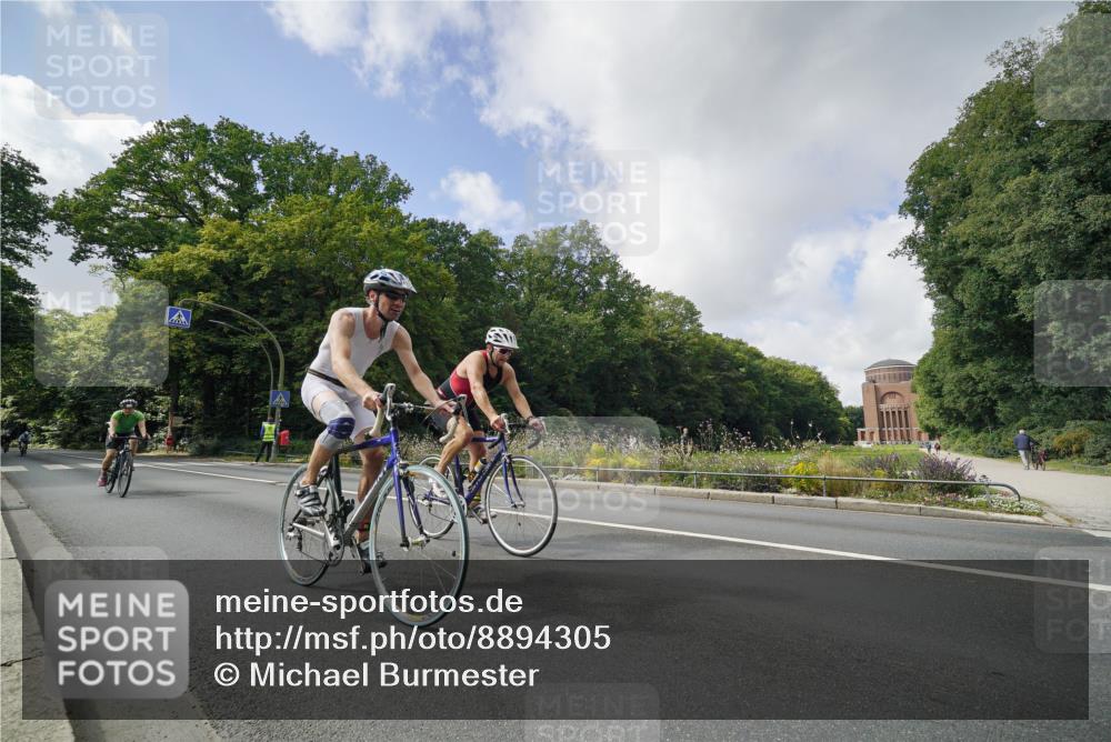 14.09.2025 - Stadtparktriathlon Michael Burmester http://msf.ph/oto/8894305 14.09.2025 12:17:12 Radfahren 1158, 1173, 1175, 1239, 1249, 1261, 1306 meine-sportfotos.de