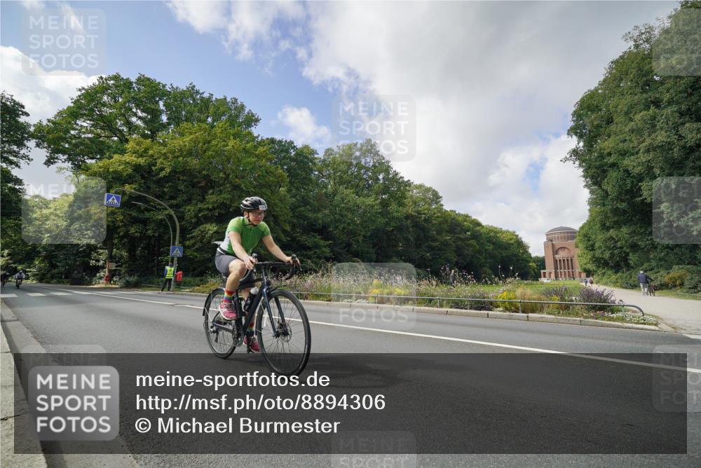 14.09.2025 - Stadtparktriathlon Michael Burmester http://msf.ph/oto/8894306 14.09.2025 12:17:13 Radfahren 1158, 1173, 1175, 1239, 1249, 1261, 1306 meine-sportfotos.de