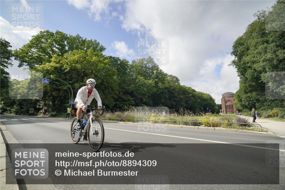 14.09.2025 - Stadtparktriathlon Michael Burmester http://msf.ph/oto/8894309 14.09.2025 12:17:20 Radfahren 1175, 1219, 1261 meine-sportfotos.de
