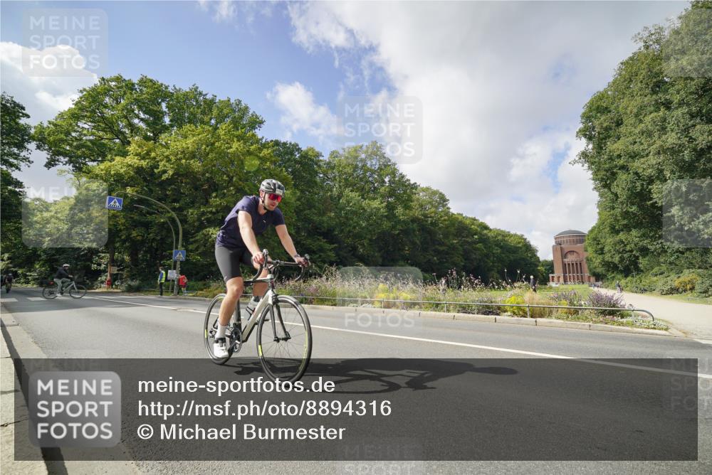 14.09.2025 - Stadtparktriathlon Michael Burmester http://msf.ph/oto/8894316 14.09.2025 12:17:40 Radfahren 1163, 1167, 1224, 1317 meine-sportfotos.de