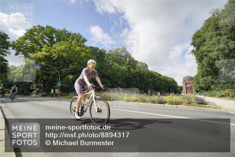 14.09.2025 - Stadtparktriathlon Michael Burmester http://msf.ph/oto/8894317 14.09.2025 12:17:44 Radfahren 1163, 1167, 1205, 1220, 1224 meine-sportfotos.de