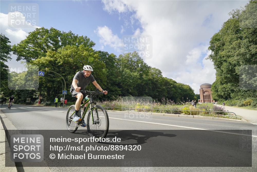 14.09.2025 - Stadtparktriathlon Michael Burmester http://msf.ph/oto/8894320 14.09.2025 12:17:49 Radfahren 1141, 1167, 1205, 1220, 1224, 1310 meine-sportfotos.de