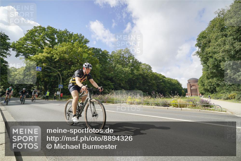 14.09.2025 - Stadtparktriathlon Michael Burmester http://msf.ph/oto/8894326 14.09.2025 12:17:58 Radfahren 1133, 1141, 1149, 1200, 1215, 1310 meine-sportfotos.de