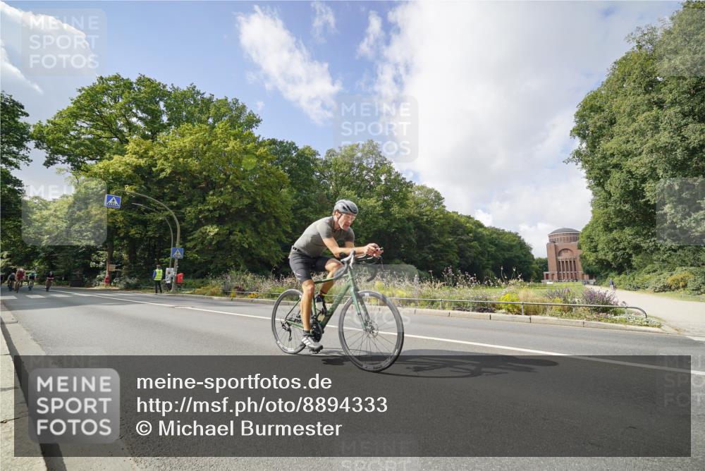 14.09.2025 - Stadtparktriathlon Michael Burmester http://msf.ph/oto/8894333 14.09.2025 12:18:28 Radfahren 1085, 1139, 1144, 1170, 1178, 1218, 1245, 1247, 1260, 1297 meine-sportfotos.de