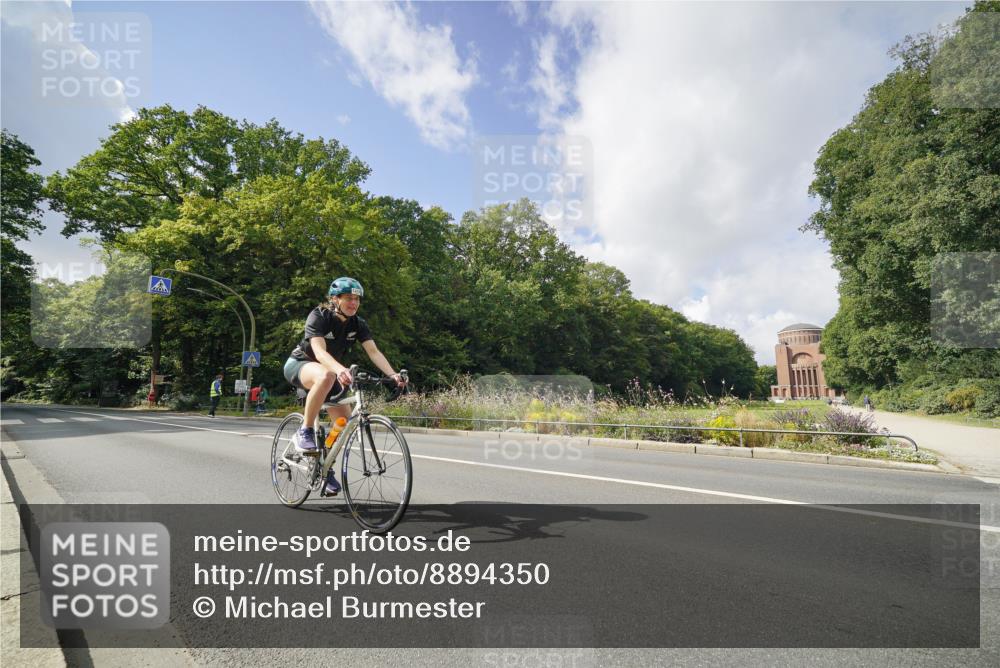 14.09.2025 - Stadtparktriathlon Michael Burmester http://msf.ph/oto/8894350 14.09.2025 12:18:54 Radfahren 1212, 1256, 1280, 1314 meine-sportfotos.de
