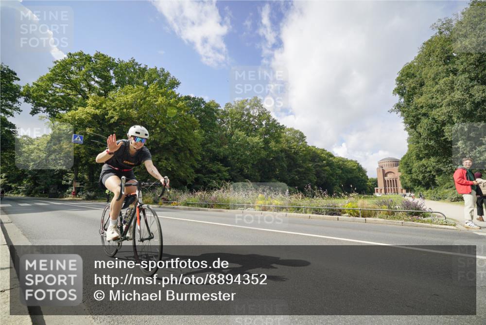14.09.2025 - Stadtparktriathlon Michael Burmester http://msf.ph/oto/8894352 14.09.2025 12:19:04 Radfahren 1267, 1283 meine-sportfotos.de