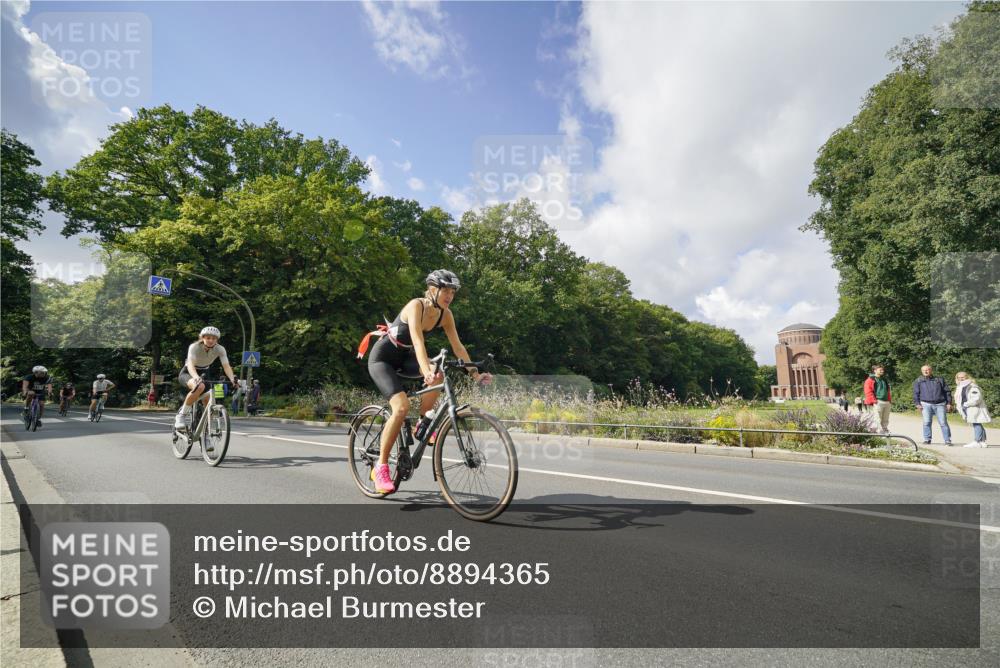14.09.2025 - Stadtparktriathlon Michael Burmester http://msf.ph/oto/8894365 14.09.2025 12:19:44 Radfahren 1146, 1157, 1223, 1242, 1252, 1286, 1296 meine-sportfotos.de