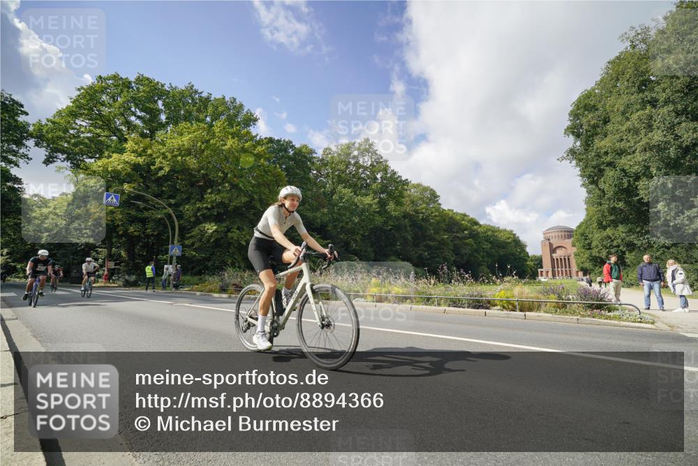 14.09.2025 - Stadtparktriathlon Michael Burmester http://msf.ph/oto/8894366 14.09.2025 12:19:45 Radfahren 1128, 1146, 1157, 1223, 1242, 1252, 1286, 1296 meine-sportfotos.de