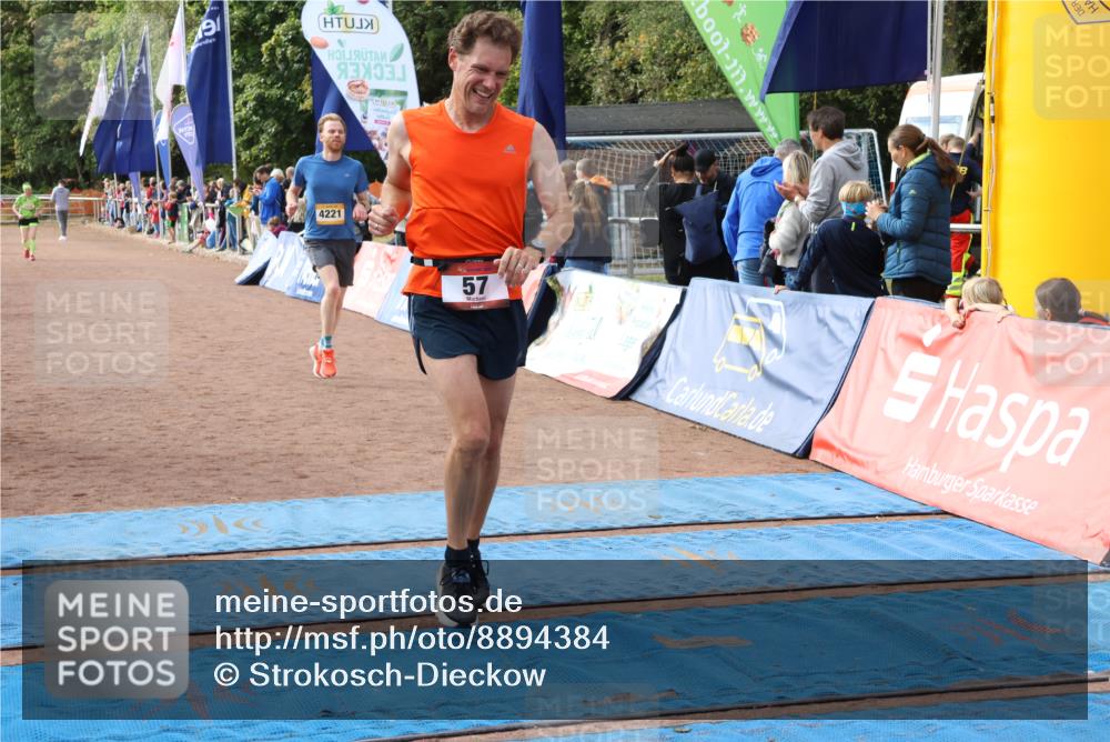 14.09.2025 - Airport Race Strokosch-Dieckow http://msf.ph/oto/8894384 14.09.2025 12:10:48 Ziel 57, 875, 1450, 4002, 4221, 5235, 5316 meine-sportfotos.de