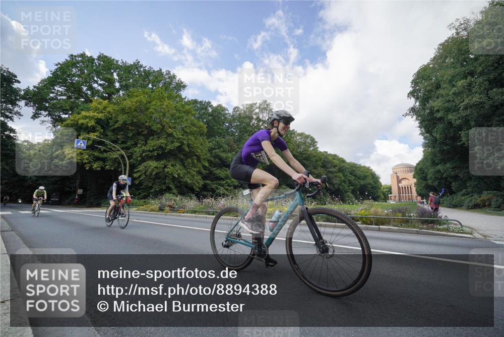 14.09.2025 - Stadtparktriathlon Michael Burmester http://msf.ph/oto/8894388 14.09.2025 12:21:08 Radfahren 1122, 1168, 1197, 1204, 1264, 1291, 1319 meine-sportfotos.de