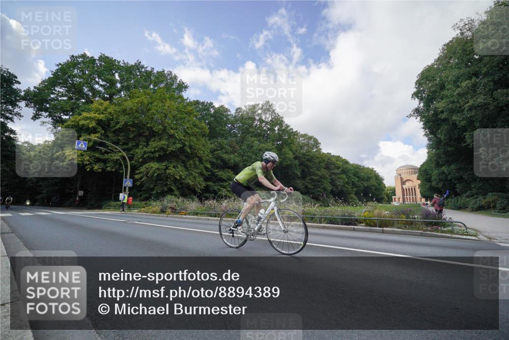 14.09.2025 - Stadtparktriathlon Michael Burmester http://msf.ph/oto/8894389 14.09.2025 12:21:09 Radfahren 1122, 1168, 1197, 1204, 1264, 1291, 1319 meine-sportfotos.de